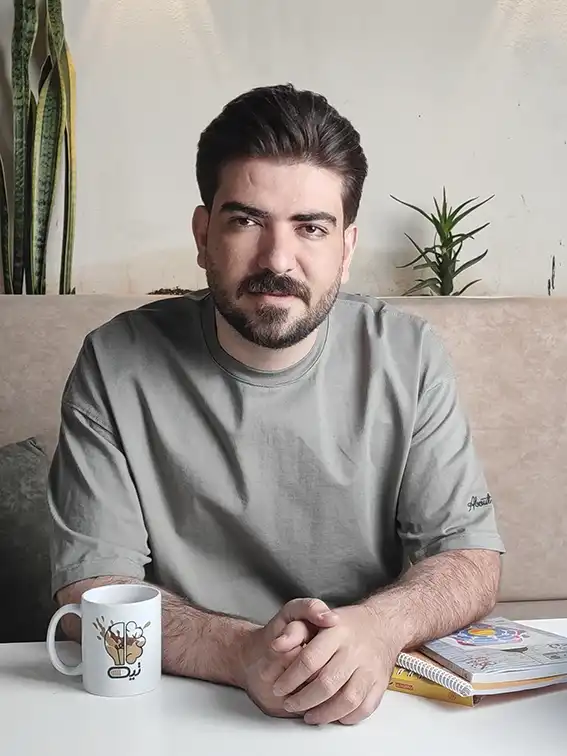 دکتر میلاد قادری